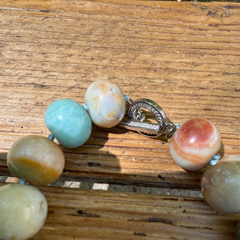 Signed LUC Knotted Agate Necklace - Picture 3 of 4
